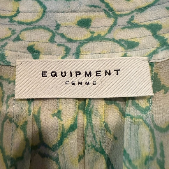 *GENTLY WORN* Equipment Women's Size S Sheer Silk Button Down Blouse - Picture 7 of 10